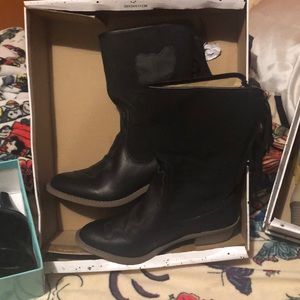 Black boots